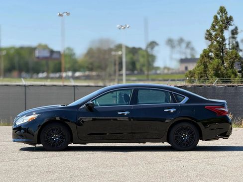 Used 2018 Nissan Altima 2.5 S w/ S Convenience Package image 8
