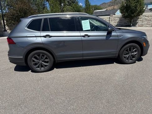 Used 2023 Volkswagen Tiguan SE w/ Panoramic Sunroof Package FWD image 11