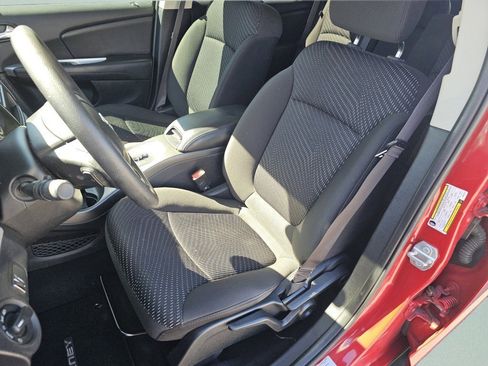 Used 2017 Dodge Journey SE w/ Flexible Seating Group image 6