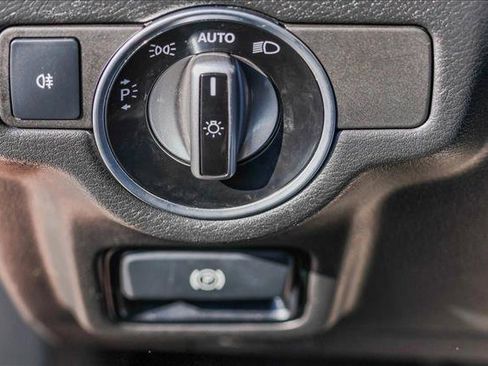 Used 2019 INFINITI QX30 Premium w/ Navigation Package image 13