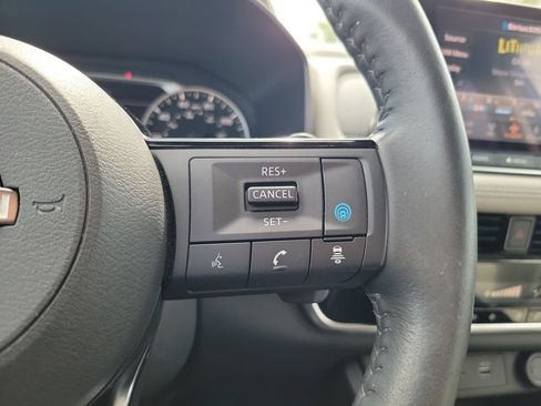 Used 2023 Nissan Rogue SV w/ SV Premium Package FWD image 24
