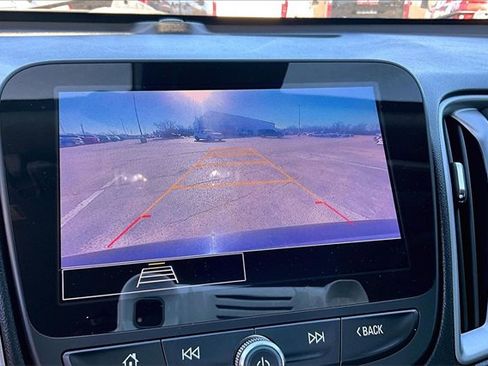 Used 2023 Chevrolet Malibu LT image 14