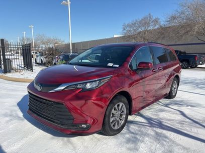 Used 2025 Toyota Sienna XLE
