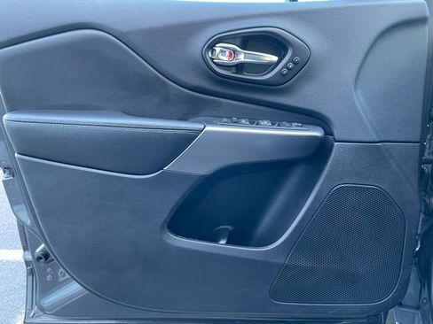 Used 2022 Jeep Cherokee Limited w/ Mopar Interior Package image 9