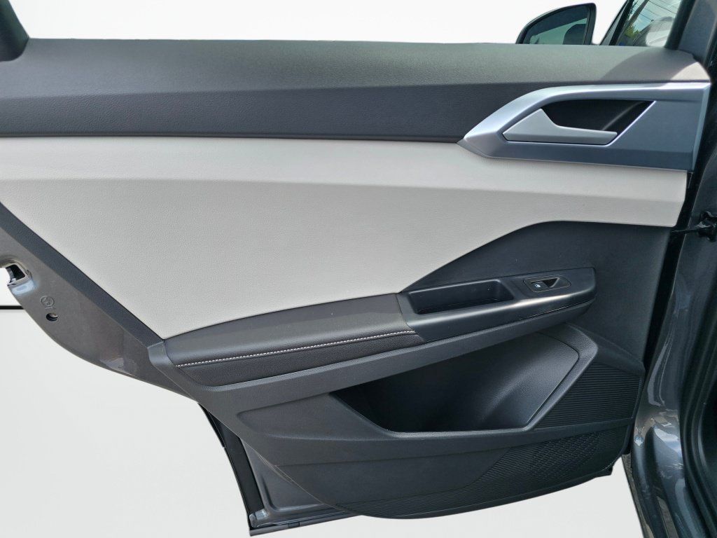 New 2026 Volkswagen Taos SE AWD/4WD image 35