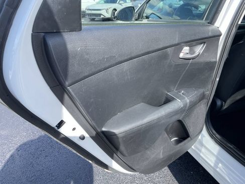 Used 2020 Kia Forte LXS FWD image 20