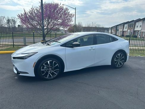 Used 2026 Toyota Prius Plug-In Hybrid image 1