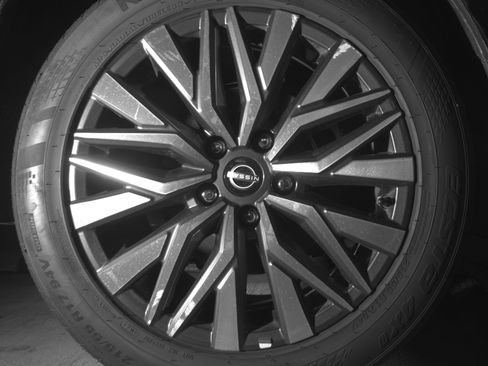 Used 2025 Nissan Altima 2.5 SV FWD image 15