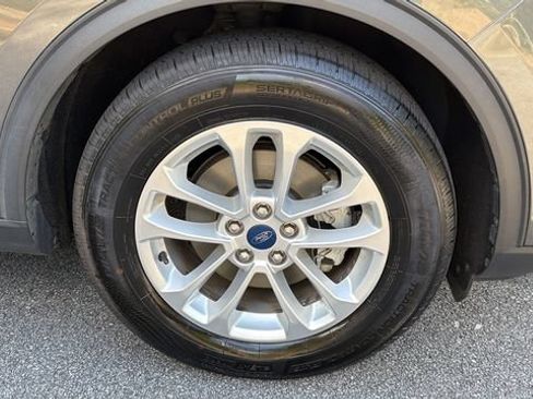 Certified 2020 Ford Escape SE FWD image 12