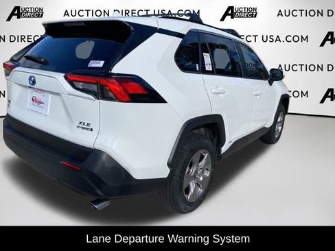 Used 2022 Toyota RAV4 XLE image 7