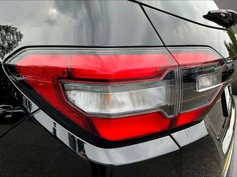 Certified 2025 Honda Pilot EX-L image 23