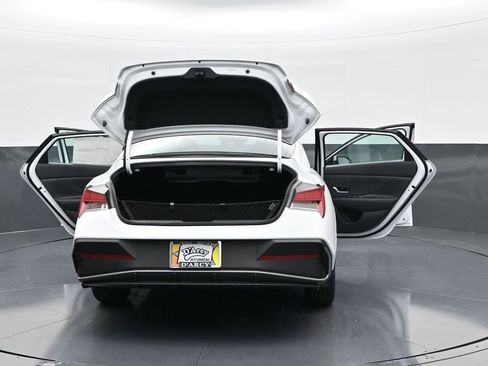 New 2025 Hyundai Elantra Blue image 32