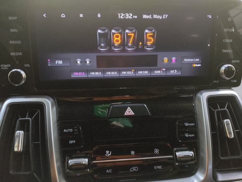 Used 2022 Kia Sorento S AWD/4WD image 25