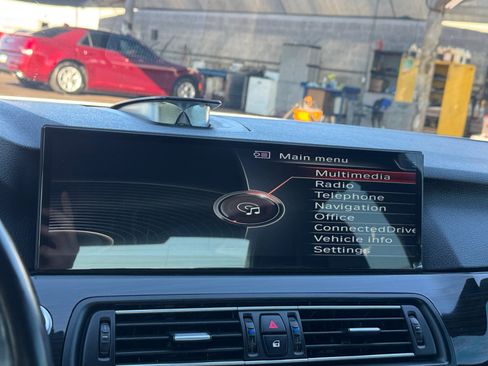 Used 2013 BMW M5 image 24