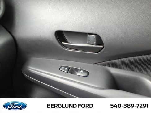Used 2021 Nissan Kicks S FWD image 31