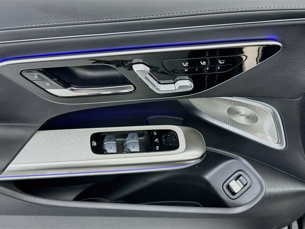 Certified 2026 Mercedes-Benz CLE 300 4MATIC Cabriolet image 21