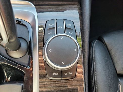 Used 2019 BMW 530i w/ Convenience Package image 28