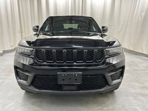 Used 2023 Jeep Grand Cherokee Altitude AWD/4WD image 29
