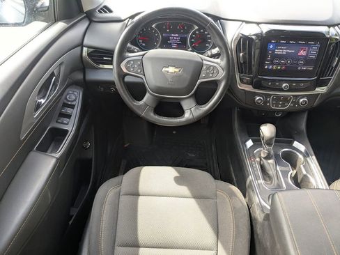 Used 2021 Chevrolet Traverse LT image 17