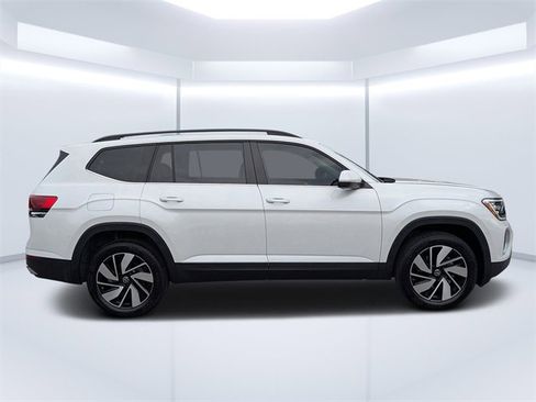 New 2026 Volkswagen Atlas SE image 2