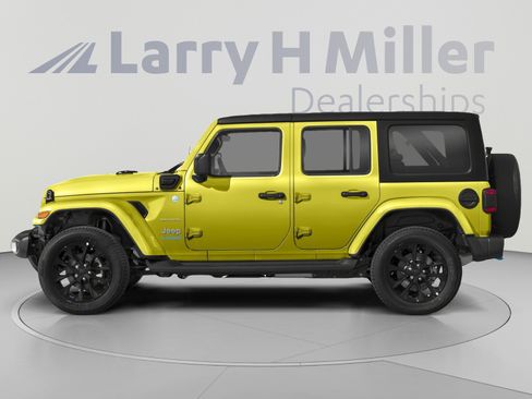 Used 2023 Jeep Wrangler Unlimited Rubicon 4xe w/ Cold Weather Group AWD/4WD image 4