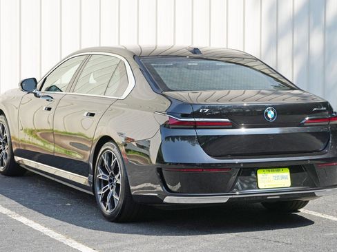 Used 2025 BMW i7 xDrive60 w/ Executive Package AWD/4WD image 63