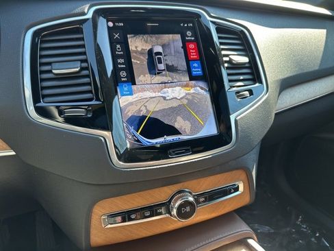 Certified 2024 Volvo XC90 B5 Plus w/ Protection Package Premier image 25