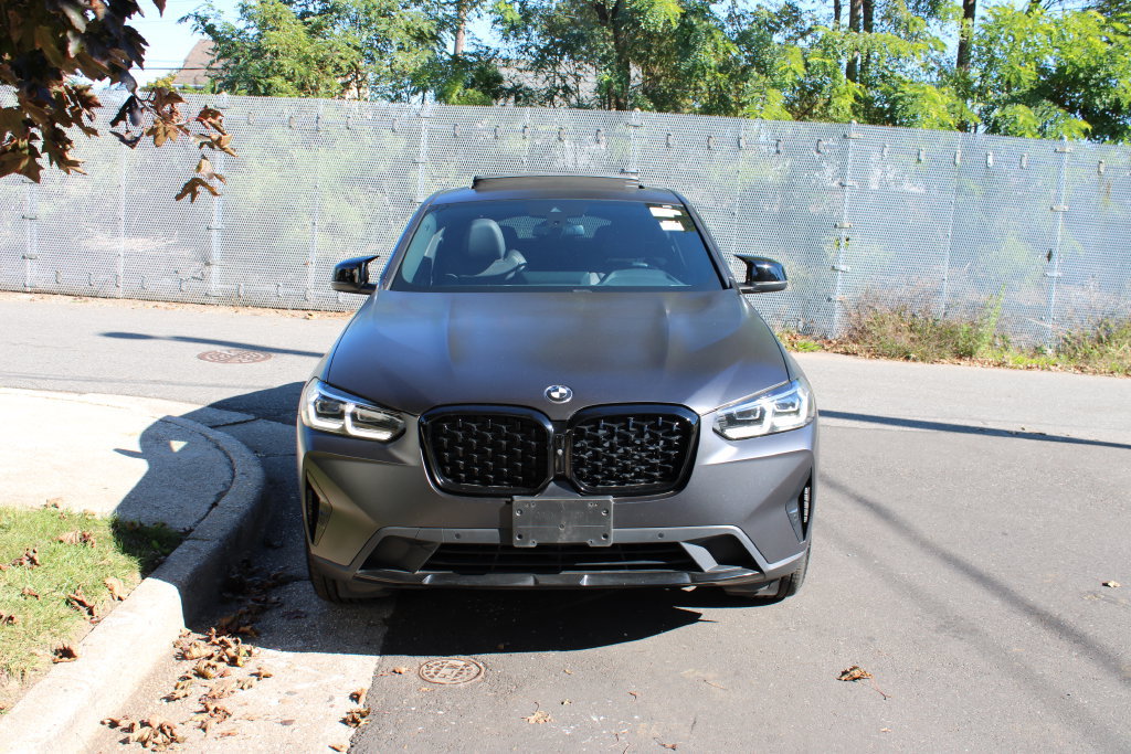 Used 2023 BMW X4 xDrive30i AWD/4WD image 3