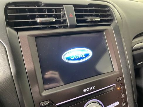 Used 2018 Ford Fusion Titanium FWD image 5