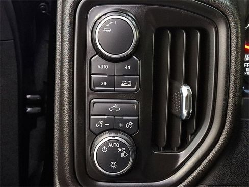 Certified 2022 Chevrolet Silverado 1500 Custom image 27