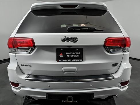 Used 2019 Jeep Grand Cherokee Overland AWD/4WD image 8