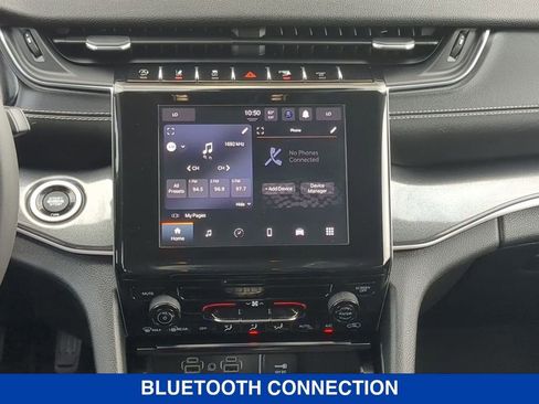 Used 2023 Jeep Grand Cherokee Laredo AWD/4WD image 15