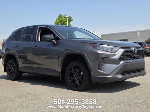 Used 2022 Toyota RAV4 LE FWD image 7