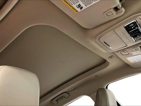 Used 2022 Lincoln Corsair FWD w/ Premium Package image 19