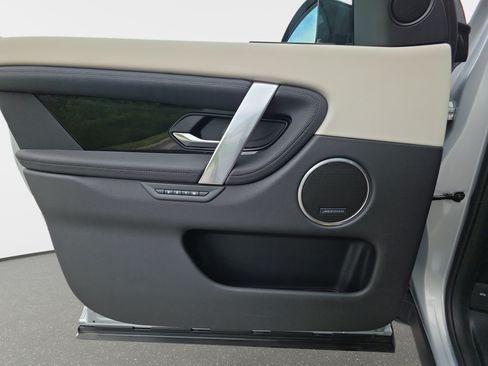 Certified 2025 Land Rover Discovery Sport S AWD/4WD image 27
