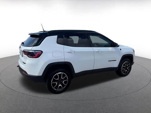 Used 2025 Jeep Compass Trailhawk AWD/4WD image 14