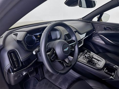 Used 2025 Aston Martin DBX 707 image 11