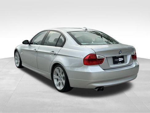 Used 2006 BMW 330i Sedan RWD image 9