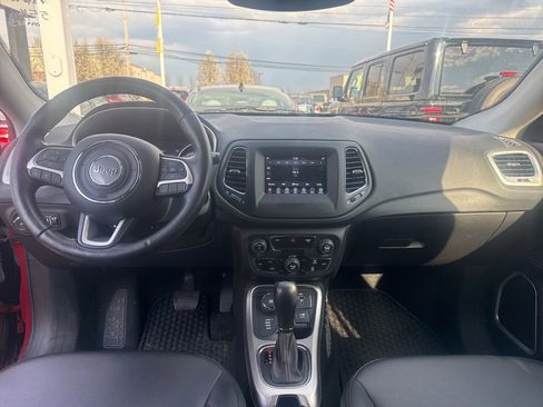 Used 2019 Jeep Compass Latitude w/ Popular Equipment Group image 5