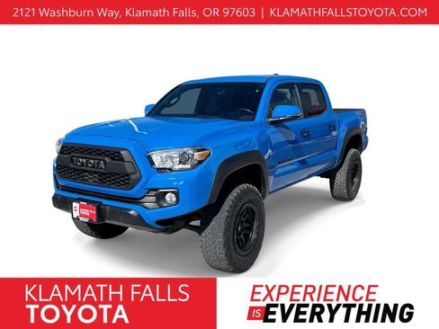 Used 2020 Toyota Tacoma TRD Off-Road w/ Technology Package AWD/4WD image 1