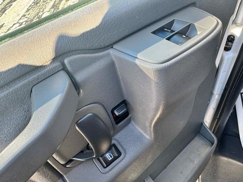 Used 2016 GMC Savana 2500 RWD image 11