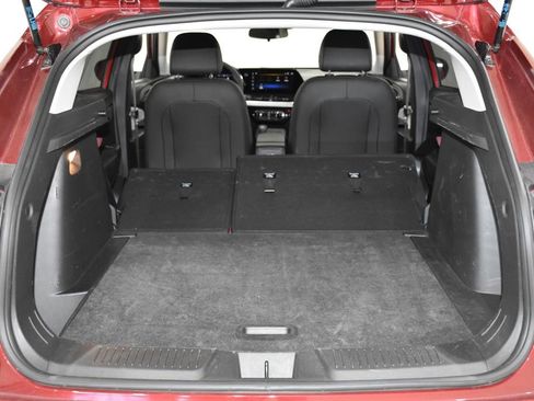 Used 2025 Chevrolet Trax LT image 29