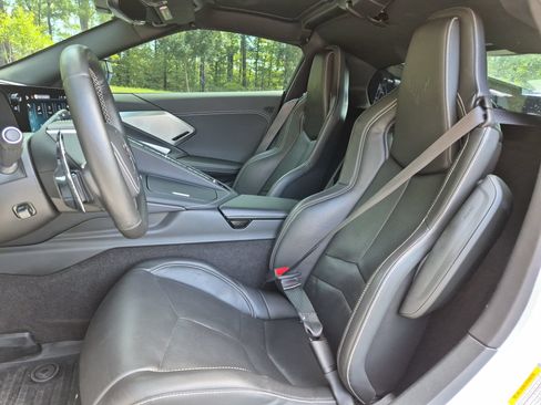 Used 2025 Chevrolet Corvette Stingray Preferred Cpe w/ Battery Protection Package RWD image 5