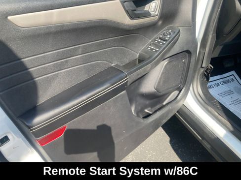 Used 2022 Ford Escape SE w/ Cold Weather Package image 13