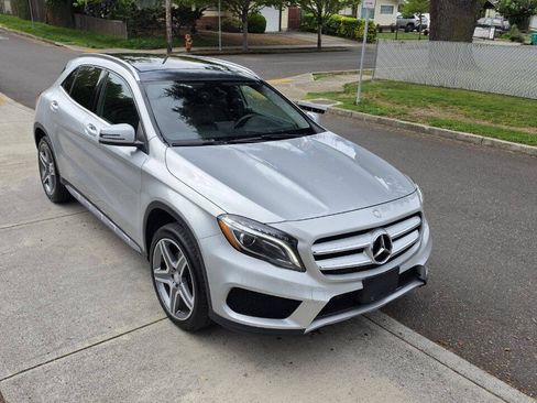 Used 2015 Mercedes-Benz GLA 250 4MATIC image 3