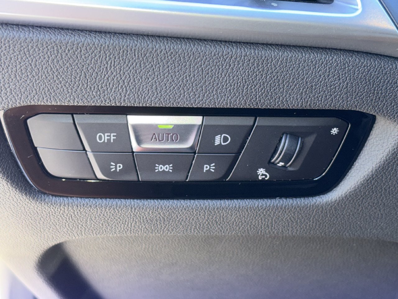 Used 2025 BMW 330i Sedan RWD image 13