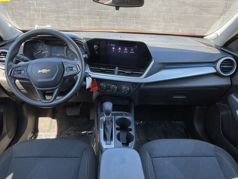 Used 2024 Chevrolet Trax LS FWD image 15