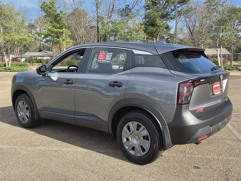 Certified 2025 Nissan Kicks S image 3