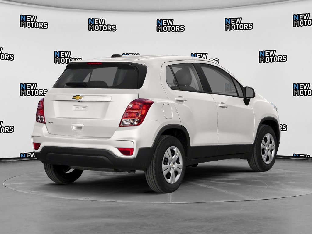 Used 2018 Chevrolet Trax LS AWD/4WD image 2