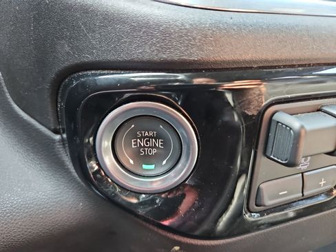 Used 2025 GMC Sierra 1500 SLT image 29